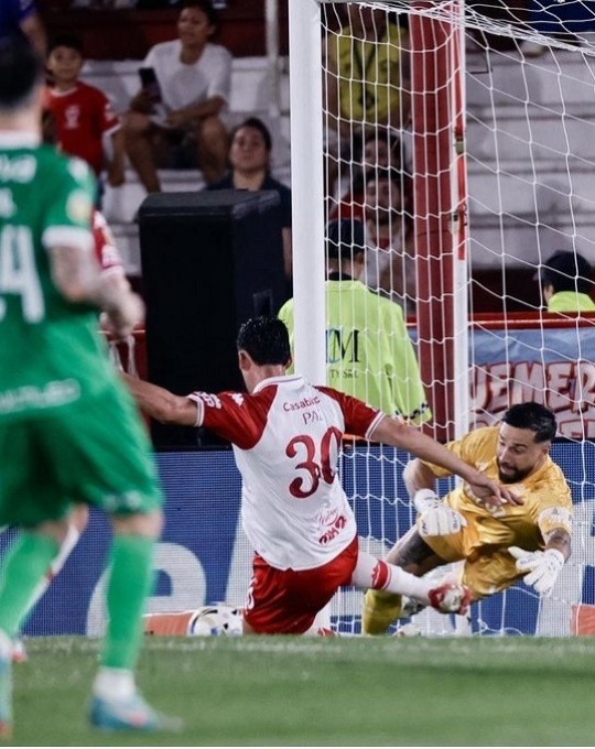 HURACÁN LE GANO A BANFIELD, DESPEJO LOS RUMORES Y SE ACOMODA EN LOS PRIMEROS PUESTOS 