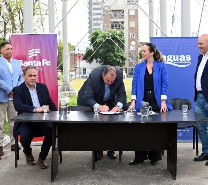 SANTA FE CAPITAL:POLETTI participó de la firma del acta para la rehabilitación del colector cloacal de Bulevar