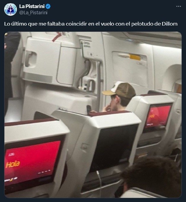 Un tuitero libertario escrachó a Dillom en un avión y el músico lo fue a encarar: Mirá qué guapo sos