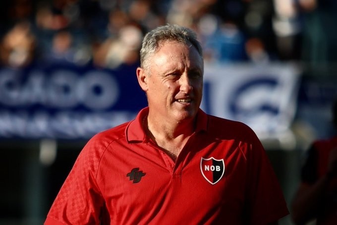 Newells perdio con Gimnasia La Plata y decidieron echar a Ricardo Lunari y habria limpieza de jugadores 