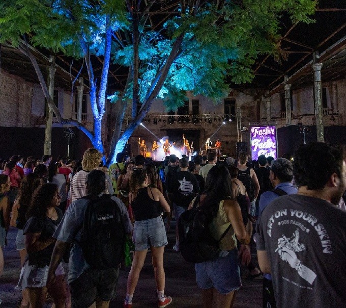 SANTA FE LO PONE CALOR, Y SONIDO A LA MUSICA DE ESTE DOMINGO 