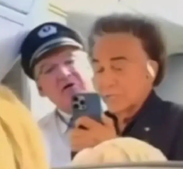 Escándalo con el Puma Rodríguez: lo expulsaron de un avión tras un violento maltrato