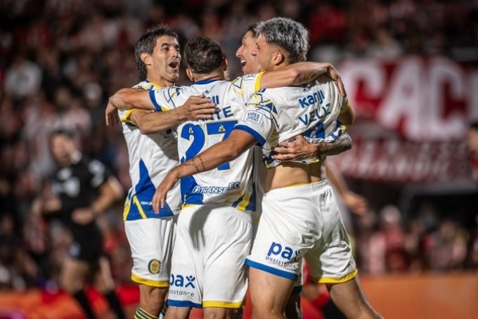 Rosario Central derrotó a Instituto y lidera la zona A