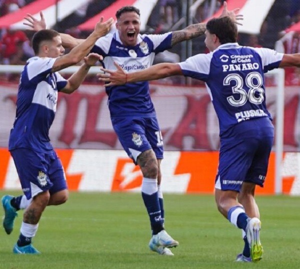 ARDE LA PLATA. GANO GIMNASIA Y VA POR ESTUDIANTES