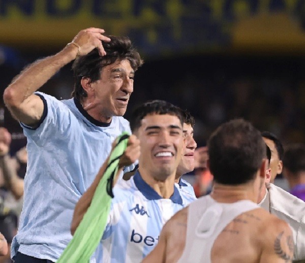 RACING CON MARAVILLA MARTINEZ Y GUSTAVO COSTAS ELIMINARON A BOCA 