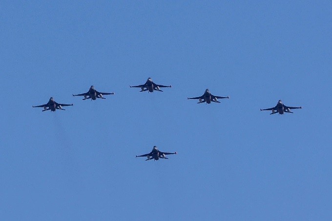 Milei presenta los aviones F-16 y asegura que los argentinos estarán más seguros