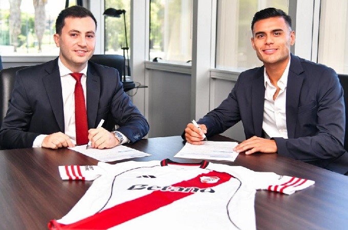 RIVER PLATE AHORA SI CON FIRMA Y REVISACIÓN MEDICA FAUSTO VERA LLEGA AL CLUB 