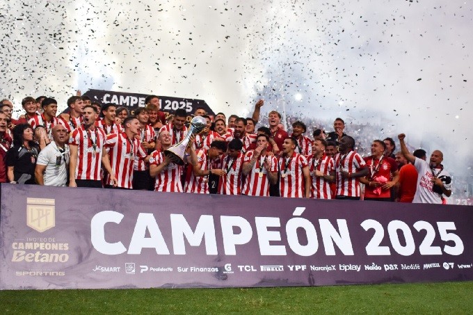 ESTUDIANTES ES EL SUPER CAMPEÓN DEL FÚTBOL ARGENTINO, Y ALARIO FUE EL HEROE 