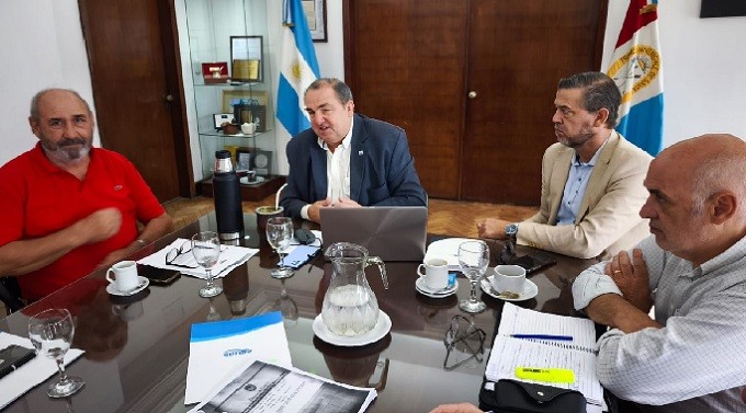 La Municipalidad Santa Fe y ASSA abordan un proyecto de mejora integral de agua potable para Colastiné