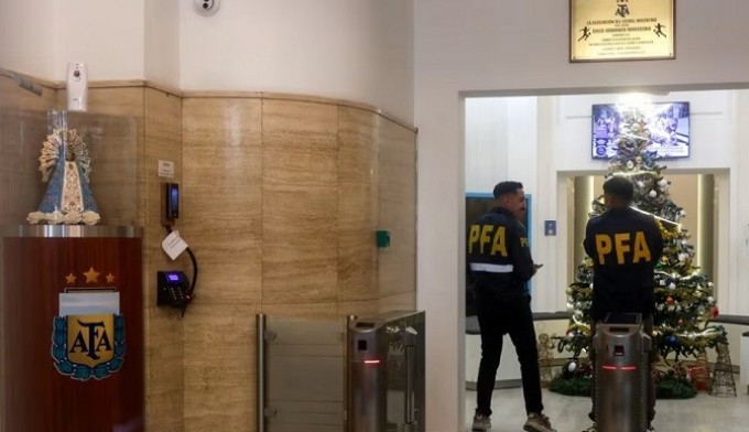 Allanan la sede de la AFA y 17 clubes por presuntos vínculos con el financista cercano a Chiqui Tapia