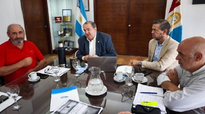 La Municipalidad Santa Fe y ASSA abordan un proyecto de mejora integral de agua potable para Colastiné